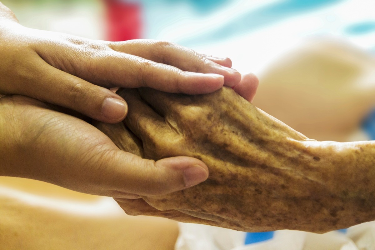 12 Core Signs of Ageing That Reveal How the Body Changes